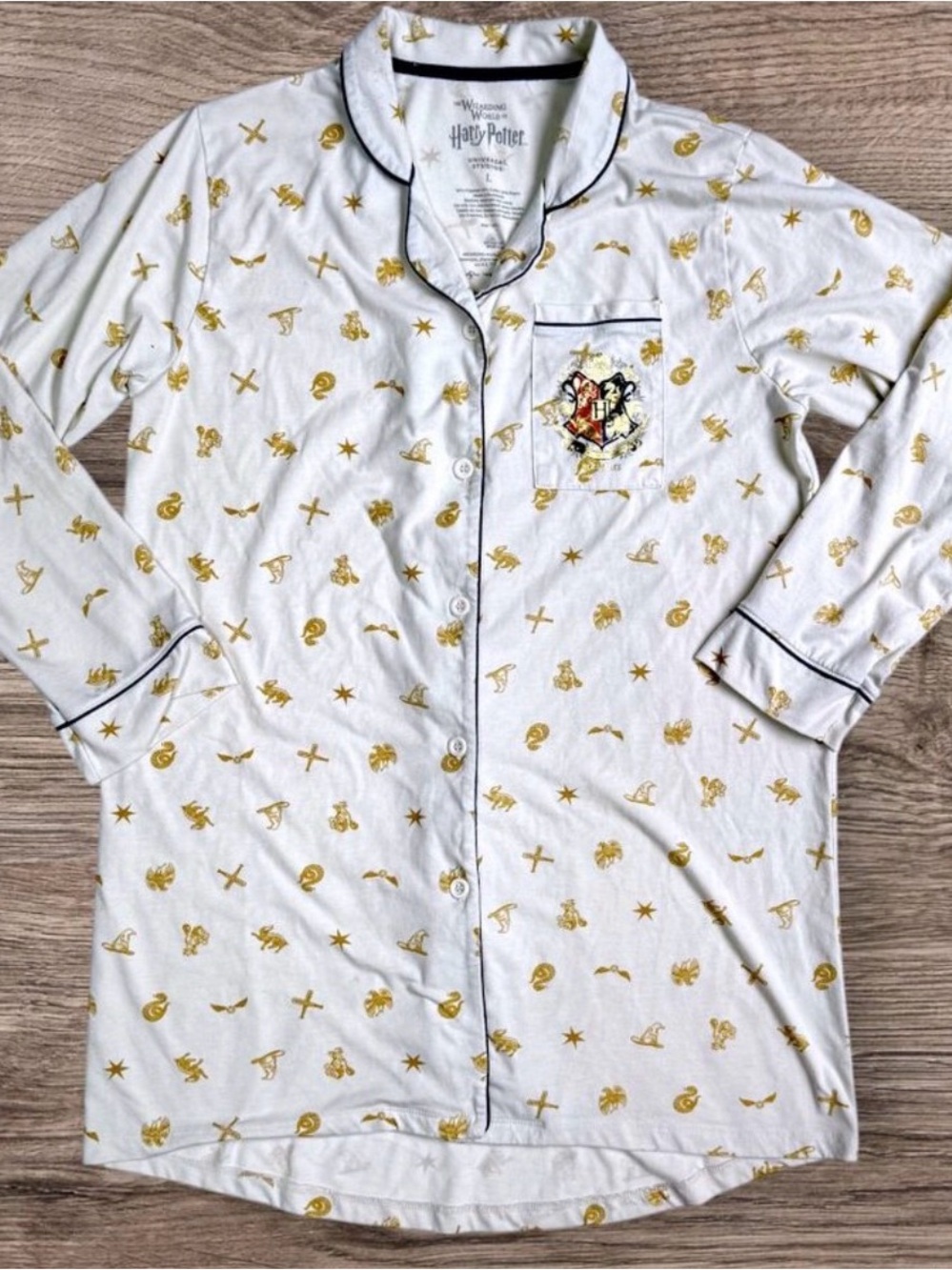 Harry Potter Women’s Cream & Gold Hogwarts Crest Pajama Top